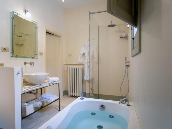 Palazzo Guido : photo 5 de la chambre suite deluxe avec baignoire spa