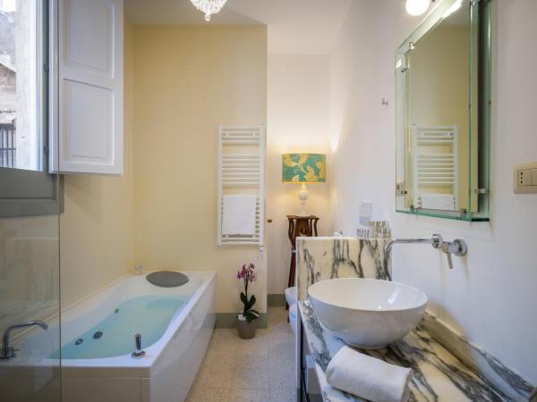 Palazzo Guido : photo 6 de la chambre suite deluxe avec baignoire spa