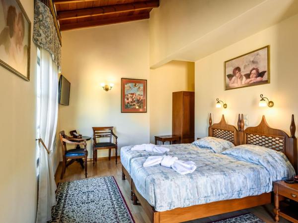 Belmondo Hotel : photo 4 de la chambre chambre classique avec balcon - vue sur vieille ville