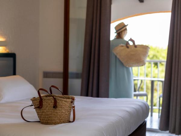 Hôtel Les Lentisques : photo 2 de la chambre chambre double - vue sur mer
