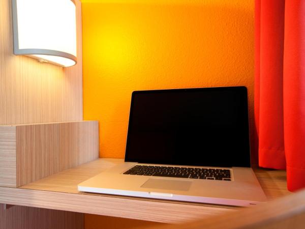 Premiere Classe Arles : photo 1 de la chambre chambre triple