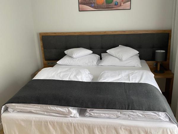 Villa Aura : photo 1 de la chambre chambre double avec balcon