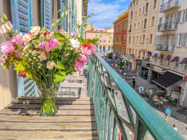 Aparthotel AMMI Nice Massena - ex Ajoupa : photo 1 de la chambre suite junior avec balcon