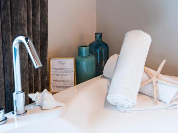 Relais sul Mare Boutique Hotel : photo 8 de la chambre suite avec jacuzzi - vue sur mer