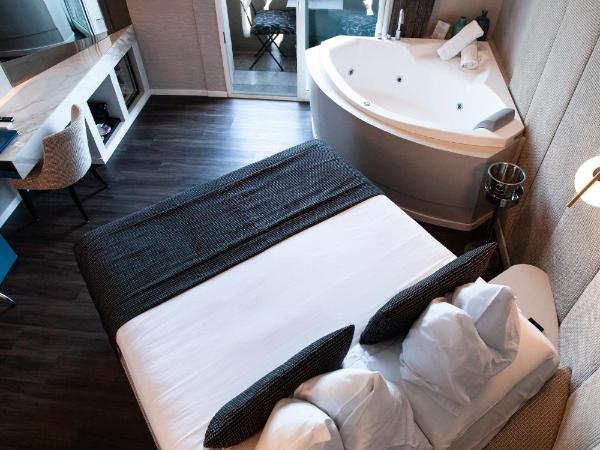 Relais sul Mare Boutique Hotel : photo 2 de la chambre suite avec jacuzzi - vue sur mer