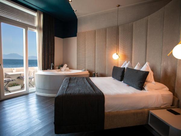 Relais sul Mare Boutique Hotel : photo 2 de la chambre suite avec jacuzzi - vue sur mer