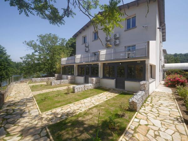 Hotel du Lac Foix : photo 3 de la chambre suite junior avec terrasse
