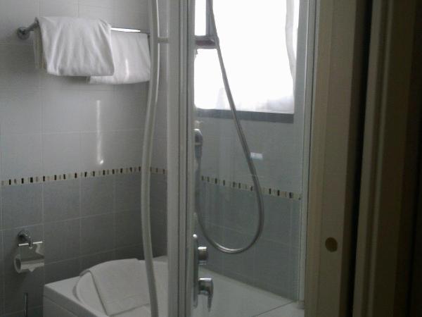 Hotel Susa : photo 7 de la chambre chambre lits jumeaux