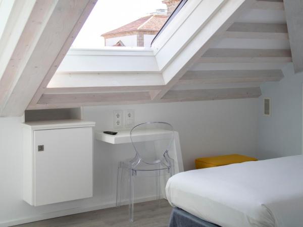 Hotel Alda San Bieito : photo 3 de la chambre chambre familiale supérieure