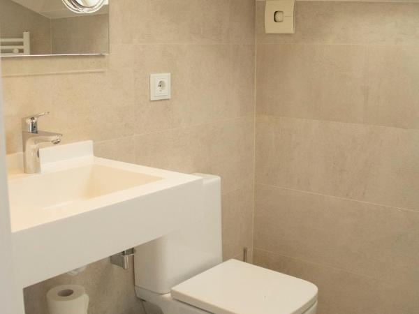 Hotel Alda San Bieito : photo 10 de la chambre chambre familiale supérieure