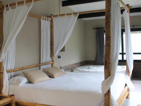 LA ALDEA SOÑADA : photo 7 de la chambre chambre double avec baignoire spa
