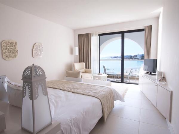 La Badira - Adult Only : photo 4 de la chambre suite double ou lits jumeaux deluxe - vue sur mer et piscine