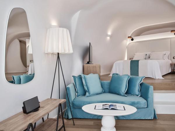 Katikies Kirini Santorini - The Leading Hotels Of The World : photo 2 de la chambre suite senior avec vue sur la caldeira