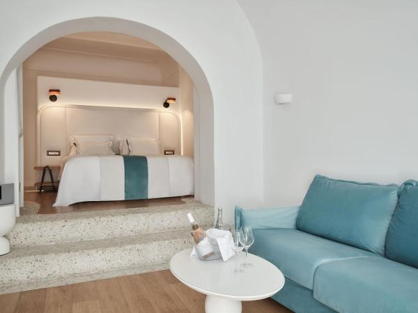 Katikies Kirini Santorini - The Leading Hotels Of The World : photo 3 de la chambre suite senior avec vue sur la caldeira