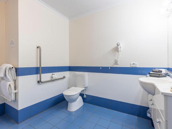 ASURE PRINCE motor lodge : photo 8 de la chambre chambre lit king-size - accessible aux personnes à mobilité réduite