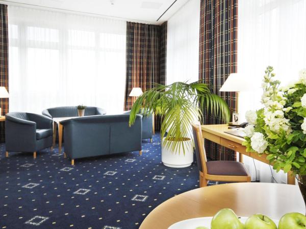 HI Hotel International Hamburg : photo 4 de la chambre suite with double bed