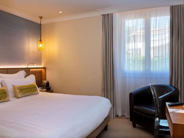 Best Western Premier Montfleuri : photo 1 de la chambre chambre double classique avec vue sur la colline

