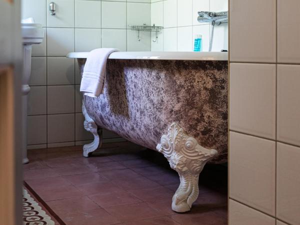 Café de Paris : photo 10 de la chambre chambre double