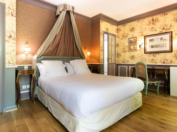 Café de Paris : photo 5 de la chambre chambre double avec terrasse