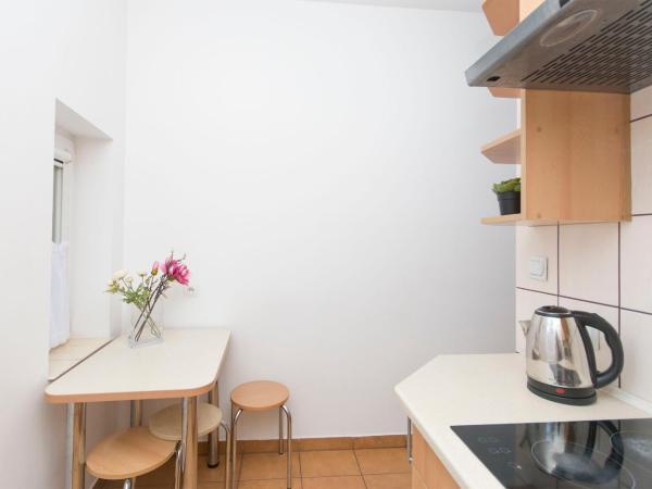 Akademikus Toruń : photo 1 de la chambre chambre familiale avec salle de bains privative