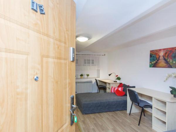 Akademikus Toruń : photo 5 de la chambre chambre familiale avec salle de bains privative