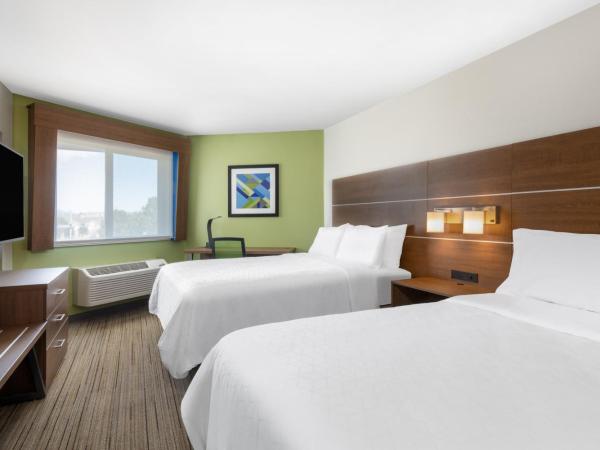 Holiday Inn Express & Suites Colorado Springs-Airport, an IHG Hotel : photo 2 de la chambre chambre standard avec 2 lits queen-size