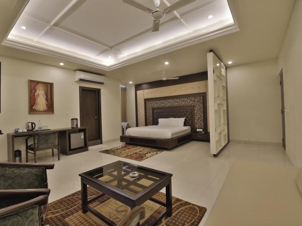 Hotel Grand Safari : photo 2 de la chambre chambre lit king-size deluxe