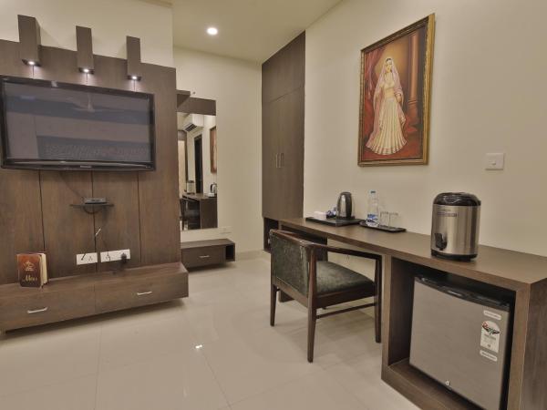 Hotel Grand Safari : photo 4 de la chambre chambre lit king-size deluxe