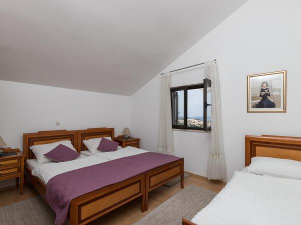 Guest House Kono : photo 6 de la chambre appartement 2 chambres avec balcon et vue sur la mer