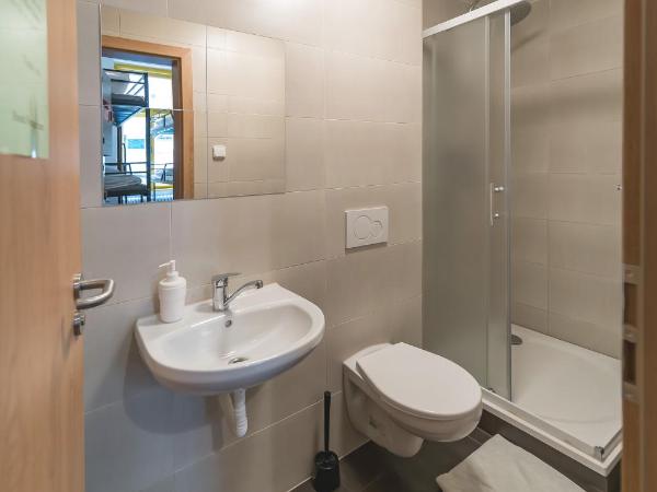 Hostel Orange : photo 2 de la chambre chambre privée (6 adultes)