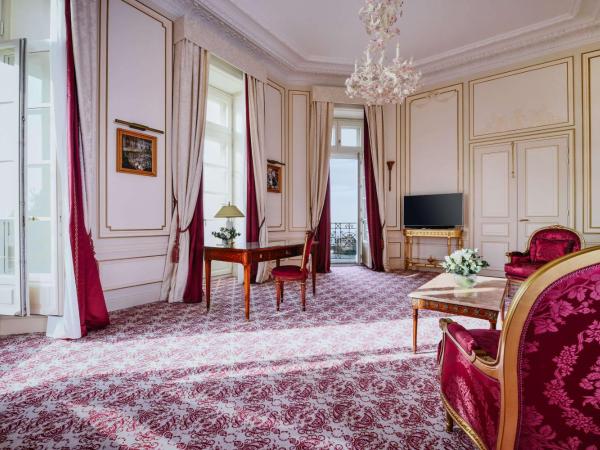 Hôtel du Palais Biarritz, in The Unbound Collection by Hyatt : photo 2 de la chambre suite royale