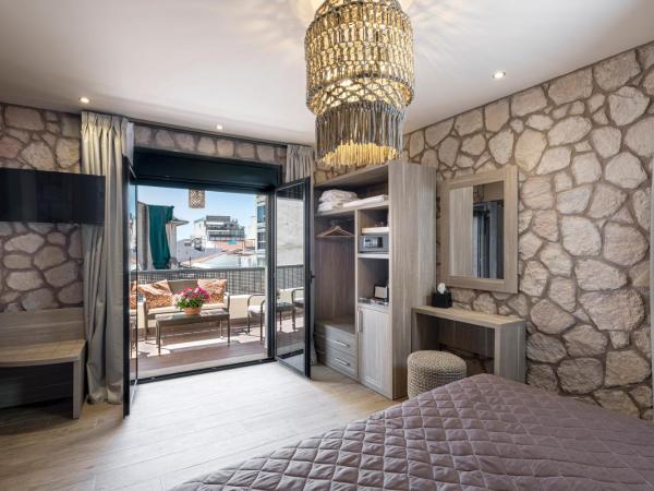 Athens Manor Houses : photo 2 de la chambre chambre double ou lits jumeaux avec terrasse