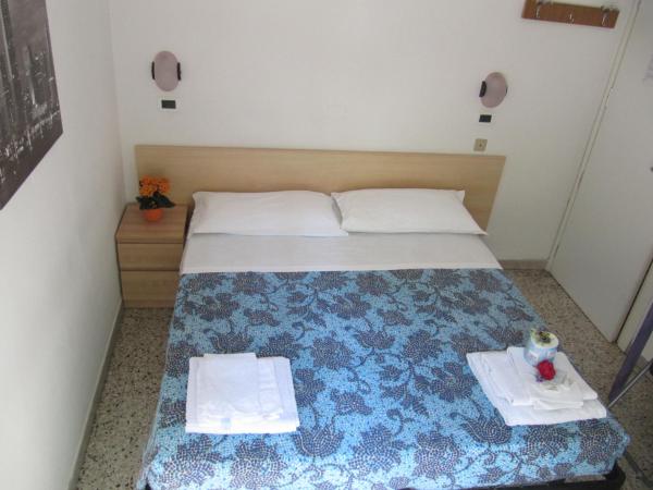 Hotel Villa Elia : photo 6 de la chambre chambre double ou lits jumeaux avec balcon