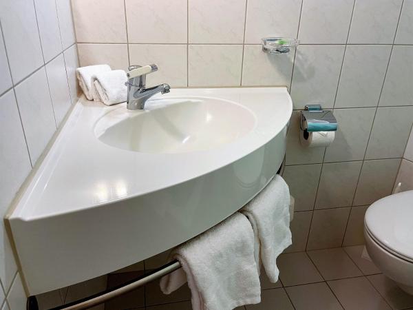 Bernina Bed and Breakfast : photo 7 de la chambre chambre double avec balcon