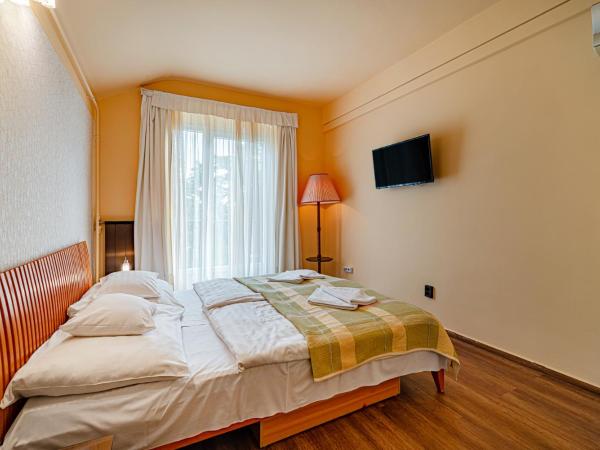 Hotel Bobbio : photo 2 de la chambre chambre double ou lits jumeaux avec balcon - vue sur montagne