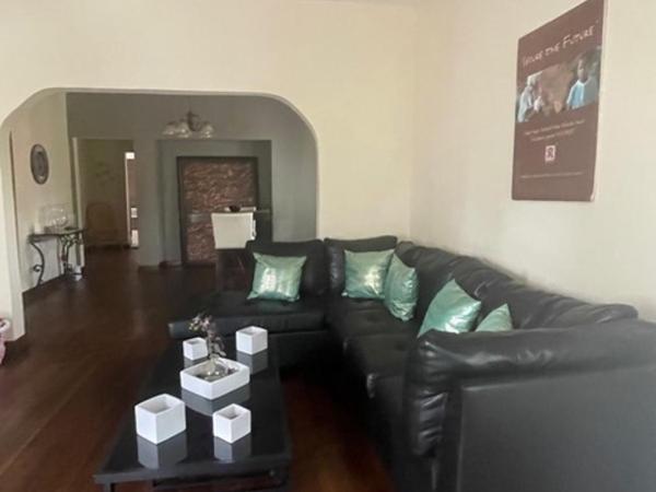 Clean, spacious, inexpensive queen BR : photo 3 de la chambre chambre lit queen-size avec salle de bains commune 