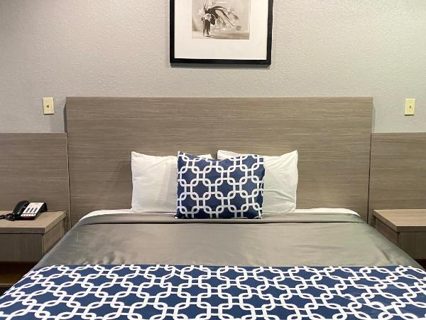 Island Suites Hobby Airport : photo 7 de la chambre suite lit king-size