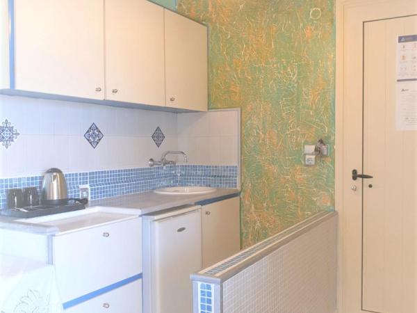 Room in Studio - It Is So Quiet And Peaceful And Very Relaxing : photo 10 de la chambre  chambre triple