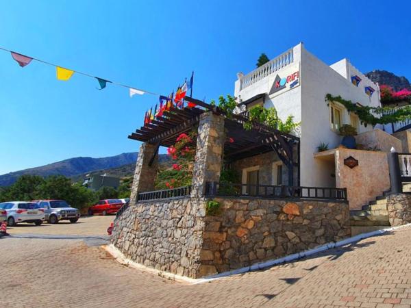 Room in Studio - Gorgeous Studio for 2 people, Swimming Pool and Sea View : photo 10 de la chambre chambre triple