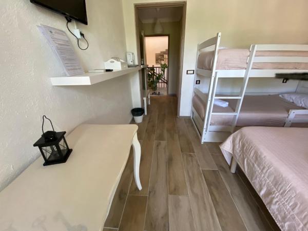 Hotel Carina : photo 5 de la chambre chambre familiale