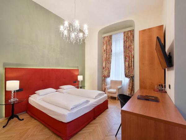 Boutique Hotel Dom - Rooms & Suites : photo 7 de la chambre chambre double classique