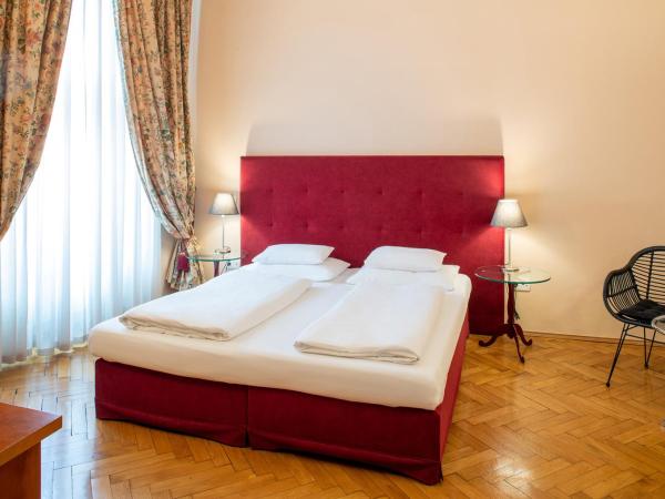 Boutique Hotel Dom - Rooms & Suites : photo 8 de la chambre chambre double confort