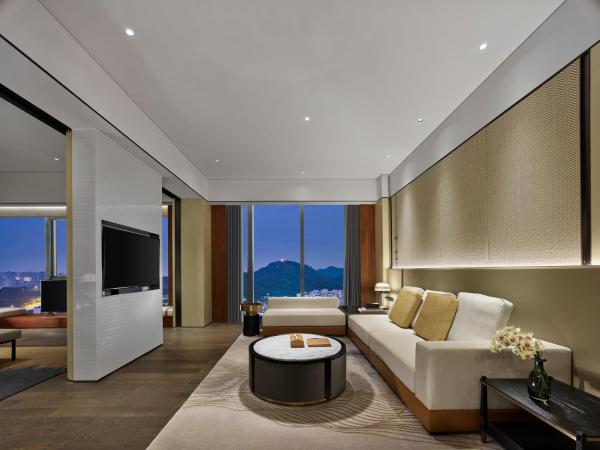 InterContinental Dongguan, an IHG Hotel : photo 6 de la chambre one-bedroom suite with dining area