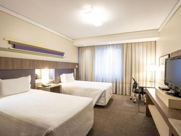 Grand Mercure Curitiba Rayon : photo 3 de la chambre chambre lits jumeaux supérieure