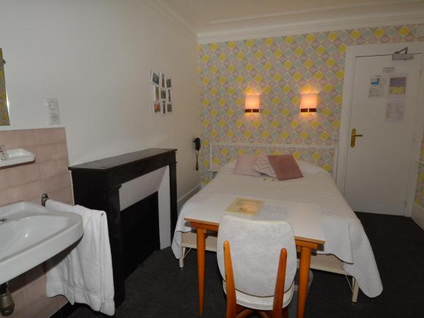 Port Royal Hotel : photo 3 de la chambre chambre double avec salle de bains et toilettes communes