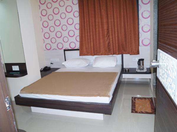 Shree Akshar Restaurant and Hotel : photo 7 de la chambre chambre double deluxe - réservée aux indiens