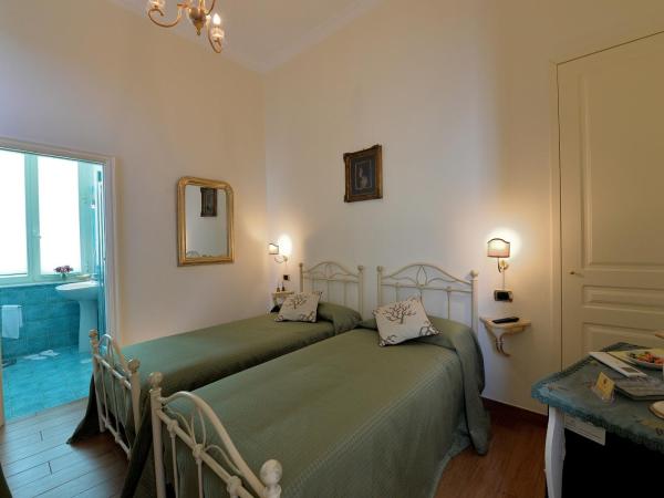 B&B Residenza Via Dei Mille : photo 3 de la chambre chambre double