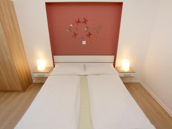 Zadar Street Apartments and Room : photo 4 de la chambre chambre double avec salle de bains privative