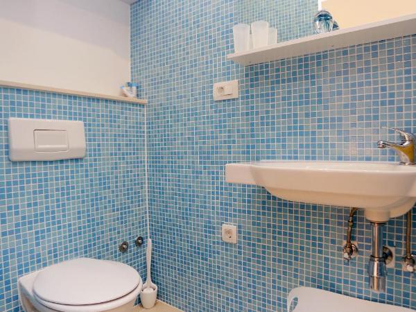 Zadar Street Apartments and Room : photo 10 de la chambre chambre double avec salle de bains privative