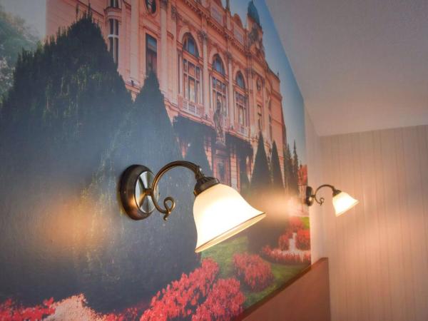 Hotel Leopolis : photo 1 de la chambre chambre familiale